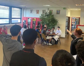 Le théâtre au service de la formation en hôtellerie-restauration