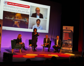 Table ronde  « Éduquer contre les manipulations de l&rsquo;information » au théâtre Juliette Récamier (Paris)